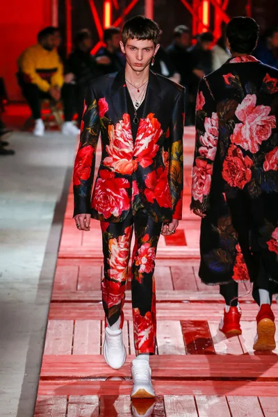 Look 29